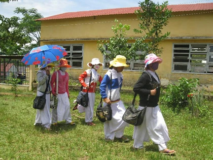 Nữ sinh bỏ học lấy chồng, nhà trường bất lực ảnh 2