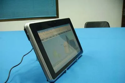 Kích thước gọn gàng, dày 2,2 cm.