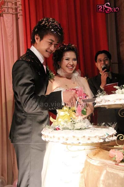 "Lý Công Uẩn" bất ngờ cưới vợ ảnh 23