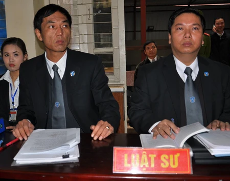 Chùm ảnh: Xét xử sát thủ Lê Văn Luyện ảnh 10