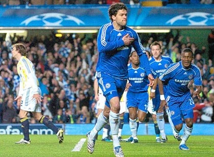 Cựu tiền vệ Chelsea trốn phạt vì "khó khăn" ảnh 1