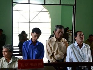 Vụ cháy chợ Lớn Quy Nhơn: Người vào tù, nguyên nhân vẫn là ẩn số ảnh 1