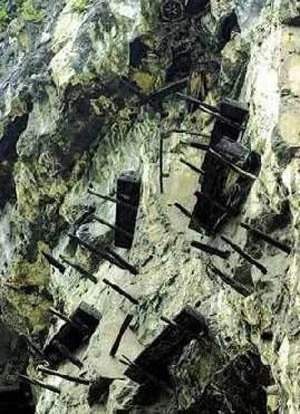 Những chiếc quan tài treo bí ẩn bên sông Dương Tử ảnh 2 Những chiếc quan tài treo bí ẩn bên sông Dương Tử ảnh 2