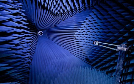 “Hé lộ” về phòng thí nghiệm ăng-ten cho iPhone ảnh 3 “Hé lộ” về phòng thí nghiệm ăng-ten cho iPhone ảnh 3