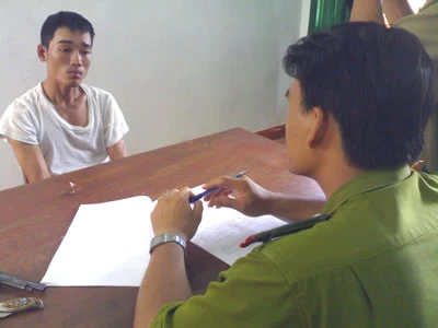 Truy bắt tên tội phạm nguy hiểm có súng ảnh 1