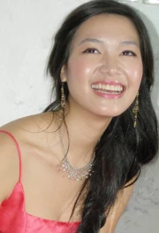 Trở lại trường học- Dung được trở lại với sự hồn nhiên tuổi học trò.