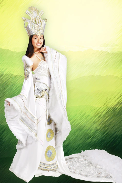 Hoa hậu Mai Phương Thúy trong trang phục Cosplay game ảnh 4