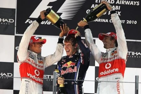 Những khoảnh khắc ấn tượng mùa F1 2010 ảnh 10