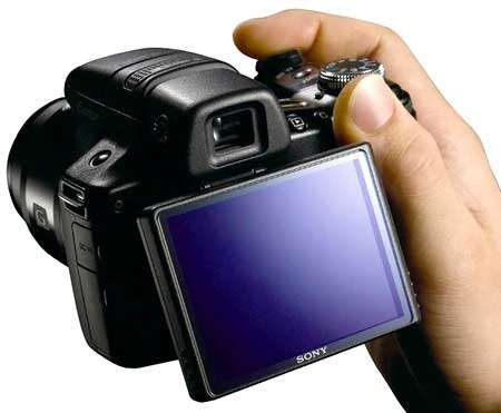Sony Cyber-shot HX1 màn hình 3 inch, kéo ra, xoay lật. Ảnh: Komplett. Sony Cyber-shot HX1 màn hình 3 inch, kéo ra, xoay lật. Ảnh: Komplett.