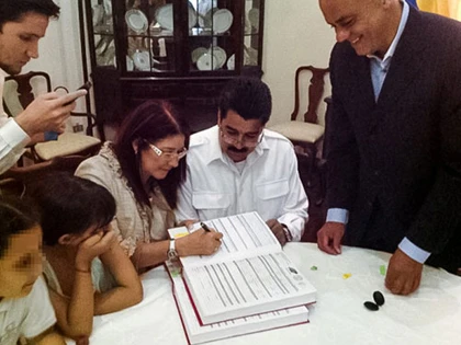 Tổng thống Venezuela chính thức có vợ ảnh 2