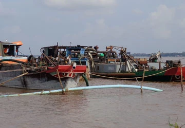 Đồng Tháp: Ngang nhiên bơm hút cát trái phép ảnh 1 Đồng Tháp: Ngang nhiên bơm hút cát trái phép ảnh 1