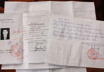 Giáo viên dạy lái xe xài bằng giả ảnh 1