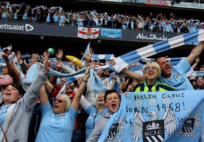 Vô địch Premier League, Man City tính cách “lột” tiền NHM ảnh 1