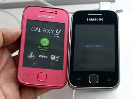 Ngắm Samsung Galaxy Y chính hãng màu hồng ảnh 11