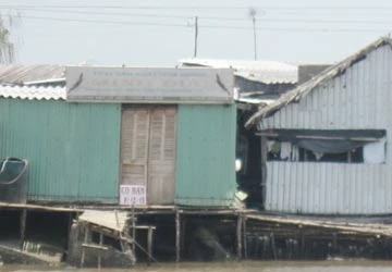 Vụ bé trai 14 tuổi bị hành hạ dã man: Nghi vấn mới: Hành cho chết để diệt khẩu? ảnh 2