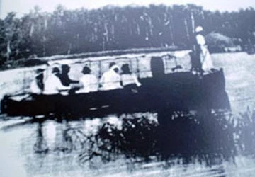 Chuyến phà cuối cùng trên đường thiên lý - Bài 1: Trăm năm một bến phà ảnh 1