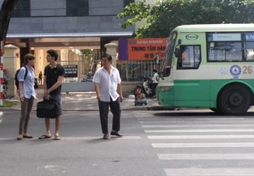 Phân biệt các vi phạm của người đi bộ ảnh 2 Phân biệt các vi phạm của người đi bộ ảnh 2