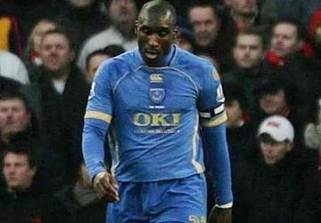 Sol Campbell bất ngờ trở lại khoác áo Arsenal ảnh 1