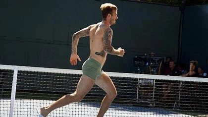 Beckham mặc quần lót tung tăng khắp Los Angeles ảnh 1 Beckham mặc quần lót tung tăng khắp Los Angeles ảnh 1