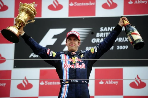Vettel đăng quang ở chặng 8 Grand Prix Anh