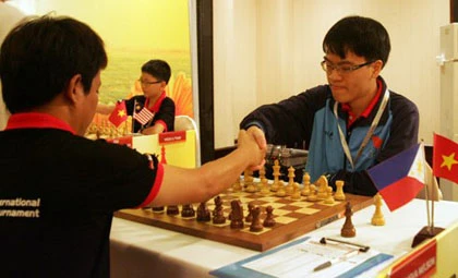 Lê Quang Liêm toàn thắng trong ngày khai mạc HDBank ảnh 1