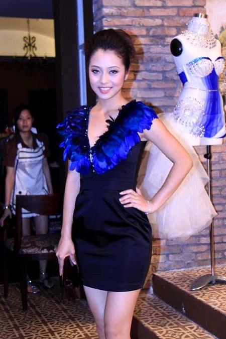 Jennifer Phạm một mình vẫn tươi ảnh 2