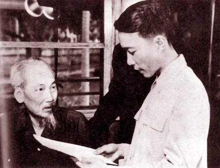 Nhà thơ Việt Phương kể chuyện Bác Hồ góp ý sửa thơ ảnh 2