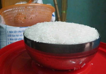 Gạo nghi giả xuất hiện ở Hà Nội ảnh 1