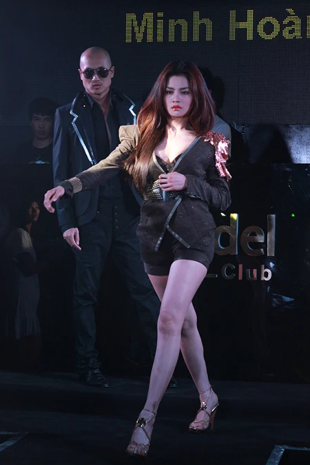 Vũ Thu Phương thu hút ánh nhìn ảnh 2