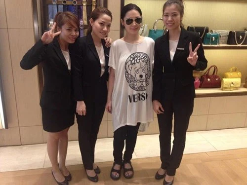 Chung Hân Đồng đến Việt Nam du lịch ảnh 2