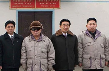 Lật tàu chở quà cho đại tướng Kim Jong Un ảnh 1