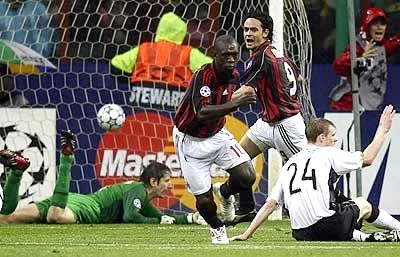 Van der Sar cảnh báo MU về ác mộng năm 2007 ảnh 1