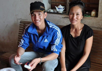 Năm thuyền viên đánh thắng hải tặc Somalia đã về nhà ảnh 1