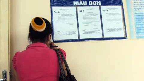 Nữ sinh bị đánh ghen trong... nhà nghỉ ảnh 1