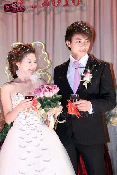 "Lý Công Uẩn" bất ngờ cưới vợ ảnh 27