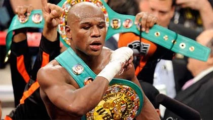 Đánh bạn gái, võ sĩ Mayweather đi tù ảnh 1