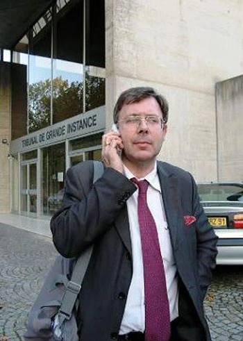 Xét xử 16 cựu viên chức cảnh sát vì “bán” thông tin ảnh 1