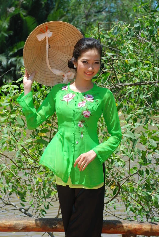 Người đẹp xứ Dừa Kiều Trang khoe sắc cùng áo bà ba ảnh 2 Người đẹp xứ Dừa Kiều Trang khoe sắc cùng áo bà ba ảnh 2