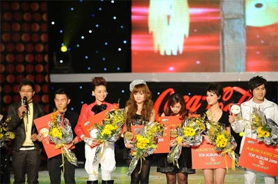 Các nghệ sĩ nhận cúp Top Album 2008