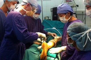 Cảnh giác đứt gân gót chân ảnh 1