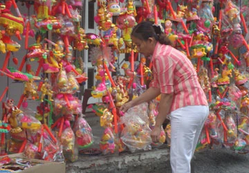 Đốt đuốc tìm lồng đèn Trung thu truyền thống ảnh 1