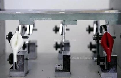 Xem giày nghìn đô được làm ra thế nào? ảnh 15