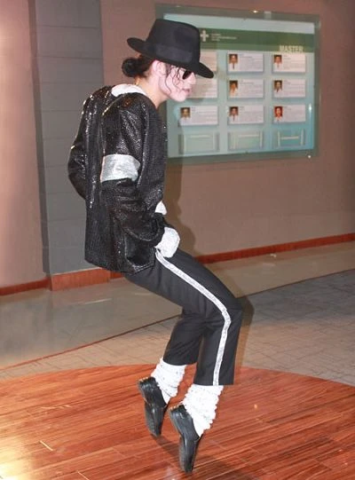 Phẫu thuật cho giống thần tượng Michael Jackson ảnh 1