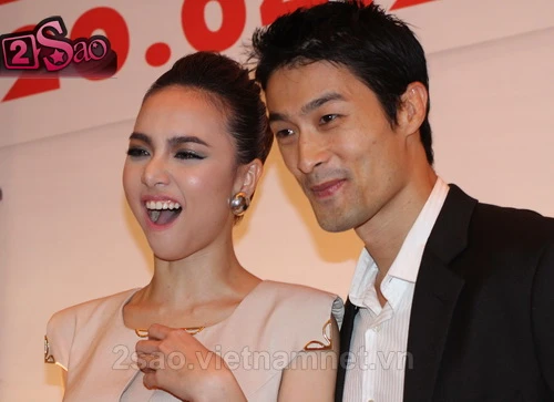 "Cô dâu” Đinh Ngọc Diệp mướt mải mồ hôi chờ “chú rể” Johnny Trí Nguyễn ảnh 8