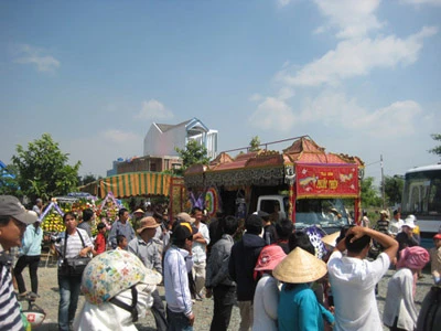 Ngậm ngùi tiễn đưa nhà báo Hoàng Hùng ảnh 2 Ngậm ngùi tiễn đưa nhà báo Hoàng Hùng ảnh 2