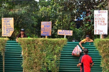 Xem bán hàng qua bờ rào ở Indonesia ảnh 2