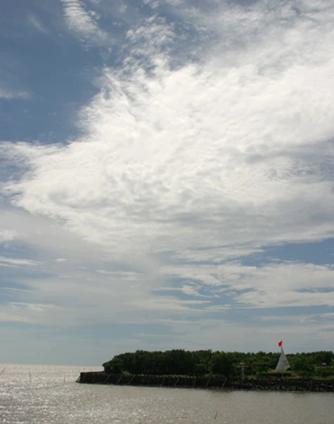 Xúc động ngắm mũi Cà Mau từ vũ trụ ảnh 4 Xúc động ngắm mũi Cà Mau từ vũ trụ ảnh 4