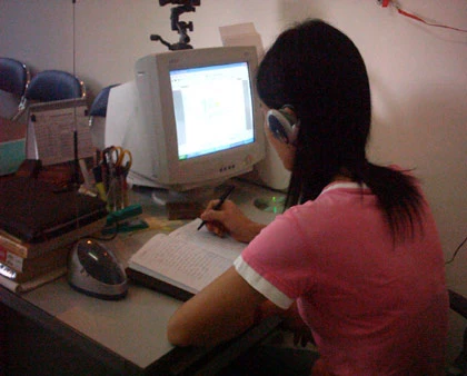 Thám tử và cô gái 4 lần bỏ nhà theo "người yêu online" ảnh 1