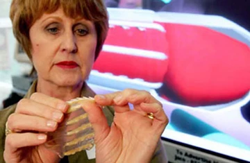 Bao cao su phòng chống nạn bạo lực tình dục ảnh 2