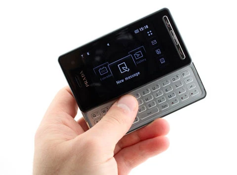 Điện thoại Prada II với thiết kế thời trang. Ảnh: Gsmarena.